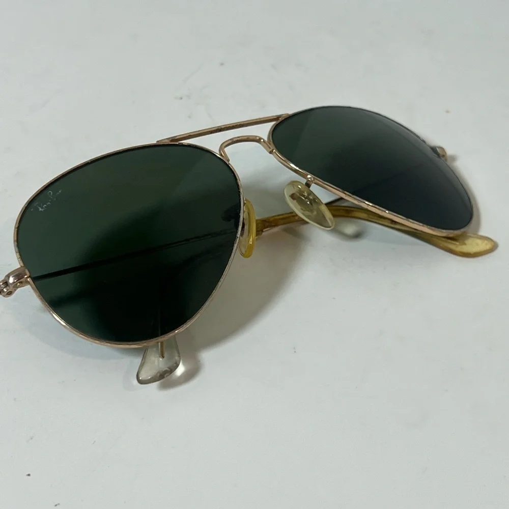 Vintage Unisex Ray-Ban Aviators Gold Frame Sunglasses with Dark Lenses